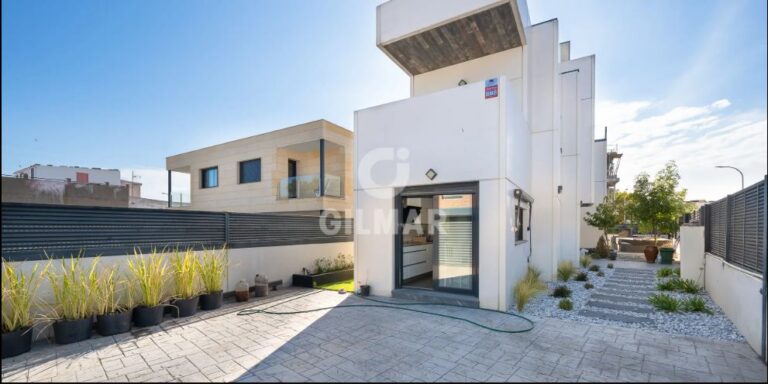 CHALET INDEPENDIENTE EN LAS CÁRCAVAS
